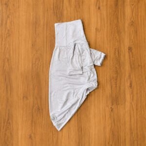 Camiseta branca botonê too loose
