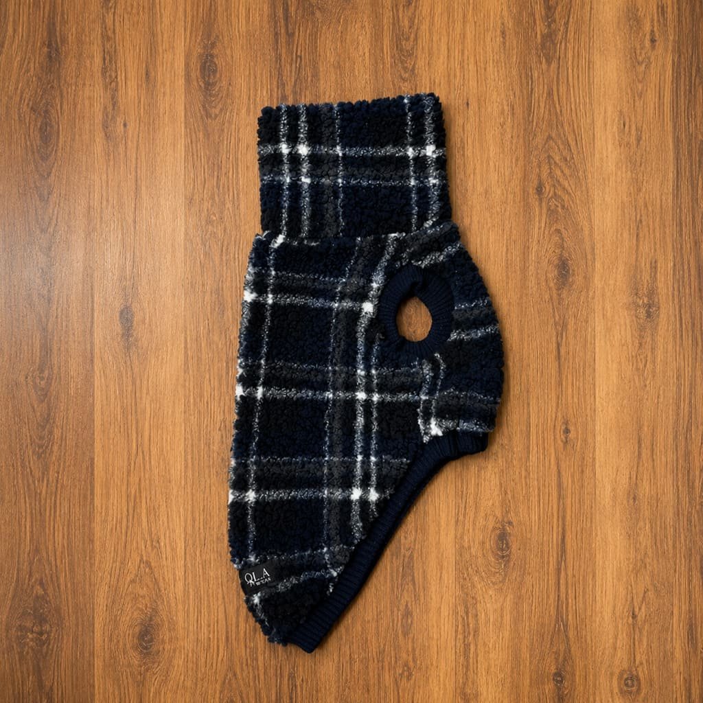 Colete em carneirinho xadrez tartan azul
